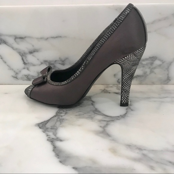 Marc Jacobs Peep Toe Pump with Bow - Picture 2 of 6